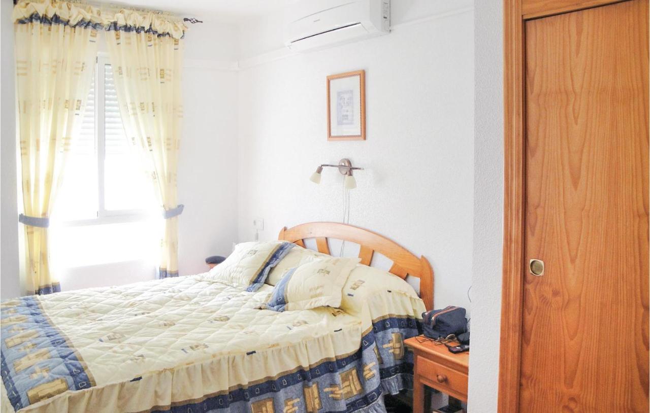 2 Bedroom Cozy Apartment In Torrevieja Exteriér fotografie