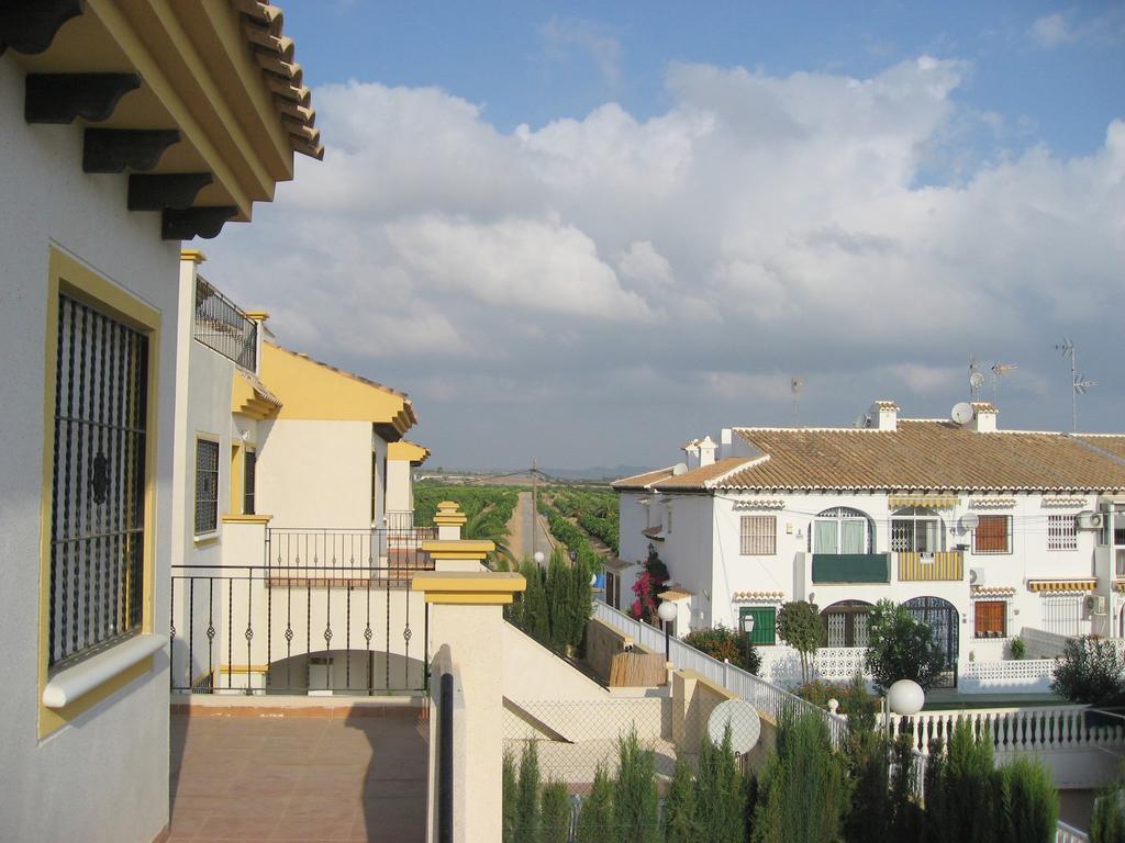 2 Bedroom Cozy Apartment In Torrevieja Exteriér fotografie